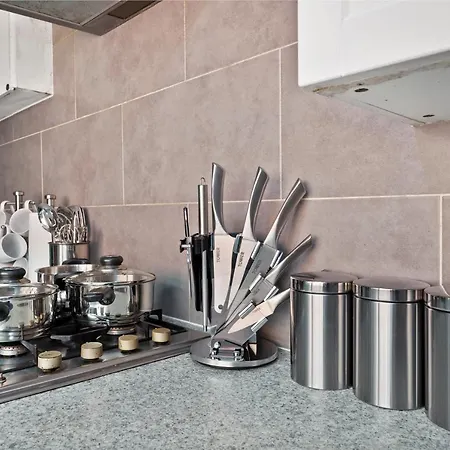 Exquisite 4 Bed In Leeds - Sleeps 10 - Parking بيت للعطل ليدز