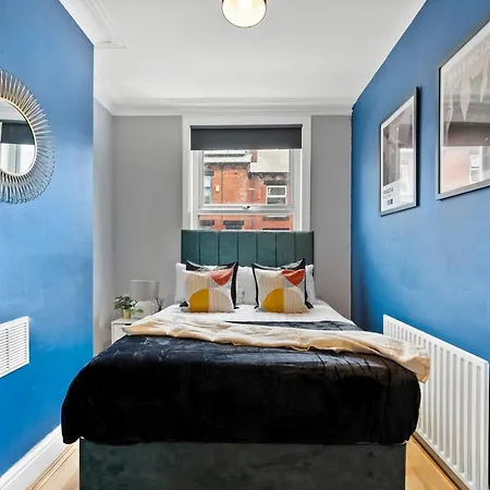 بيت للعطل Exquisite 4 Bed In Leeds - Sleeps 10 - Parking *