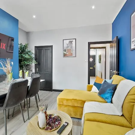 Exquisite 4 Bed In Leeds - Sleeps 10 - Parking ليدز