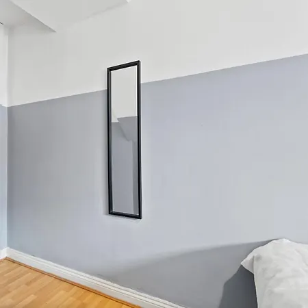 بيت للعطل Exquisite 4 Bed In Leeds - Sleeps 10 - Parking